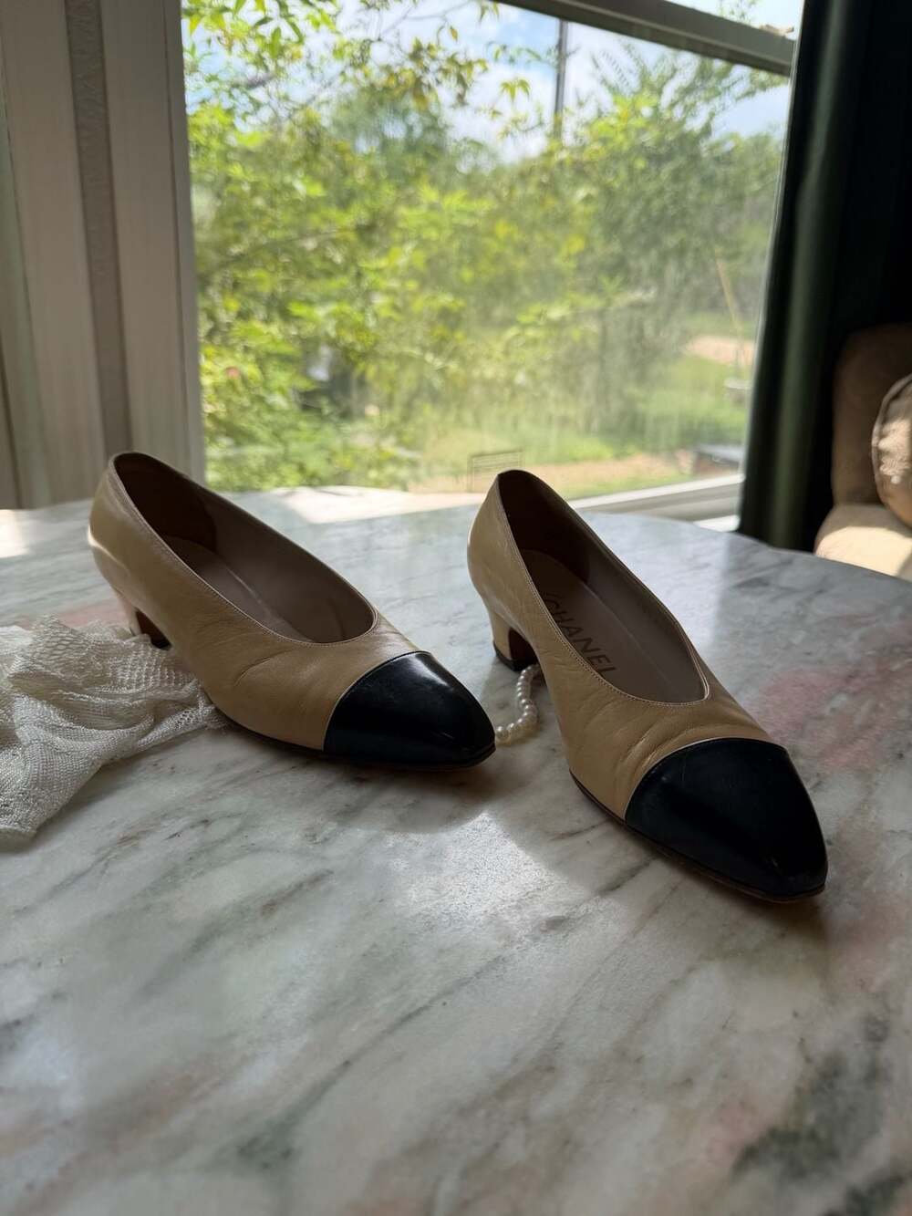 Chanel Vintage Beige Lambskin Black Cap-Toe Block Heel Pumps - Picture 8 of 12